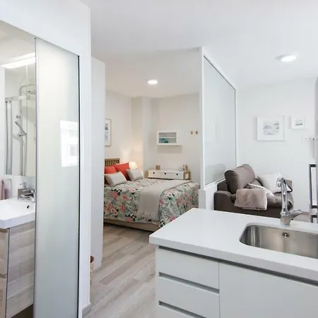 Modern Loft 15m To The Beach Wifi Апартаменты